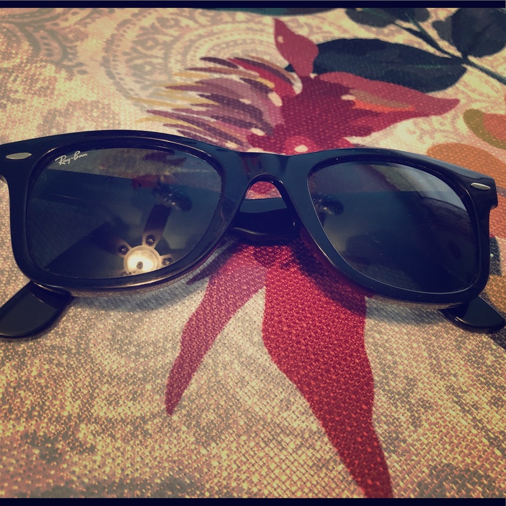 Rayban Wayfarer unisex sunglasses